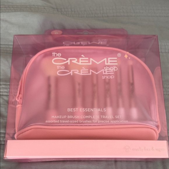 The Creme Shop Other - The Crème Shop Pink Makeup Brush Travel Set